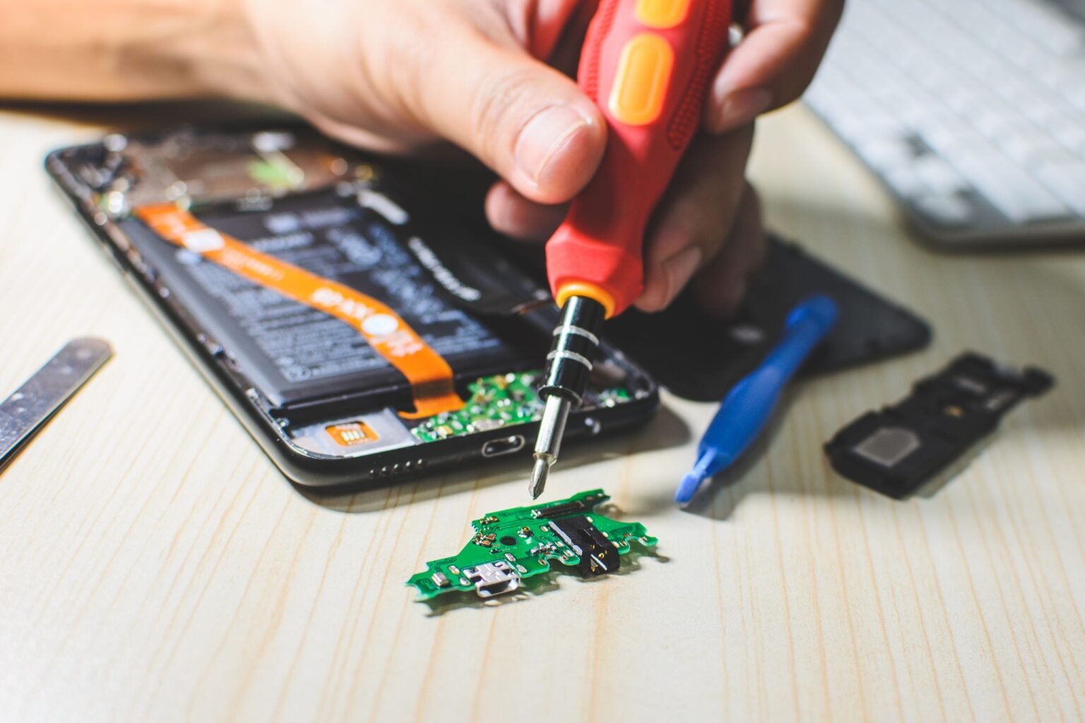 Xiaomi Repair Price Malaysia – Cost Guide &amp; Trusted | BaikiPhone